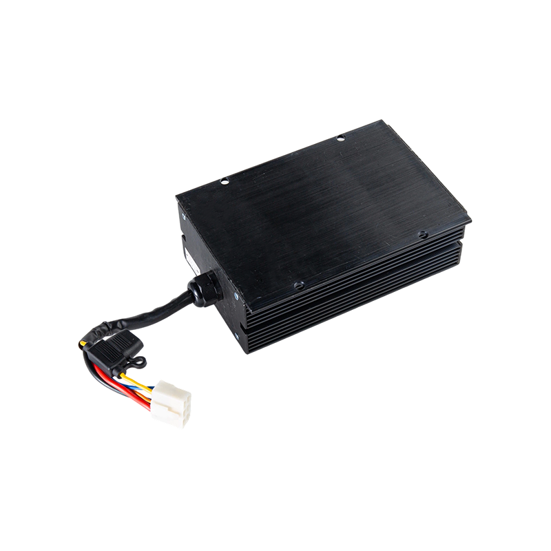Vysoce účinný stabilní výstup IP65 prachotěsný, oleji odolný, DC48V se širokým vstupem, vysokozdvižný vozík, stejnosměrný napájecí modul, DC-DC napětí